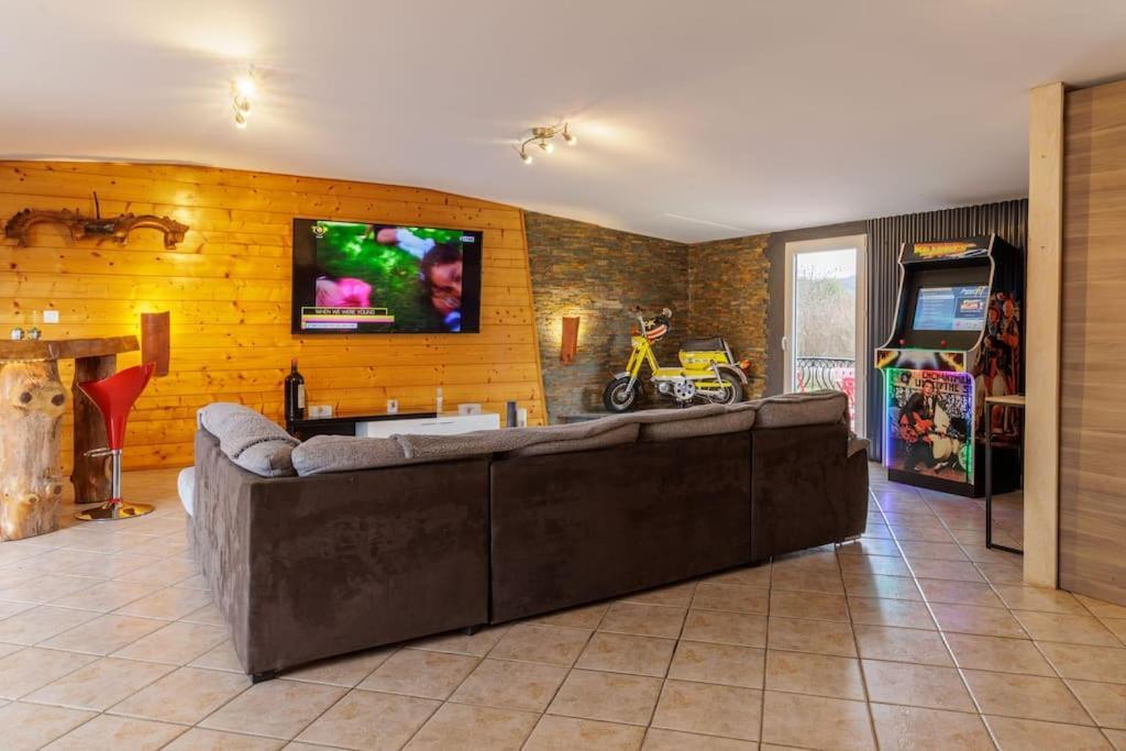 Le Garage Villa Lorp-Sentaraille Luaran gambar